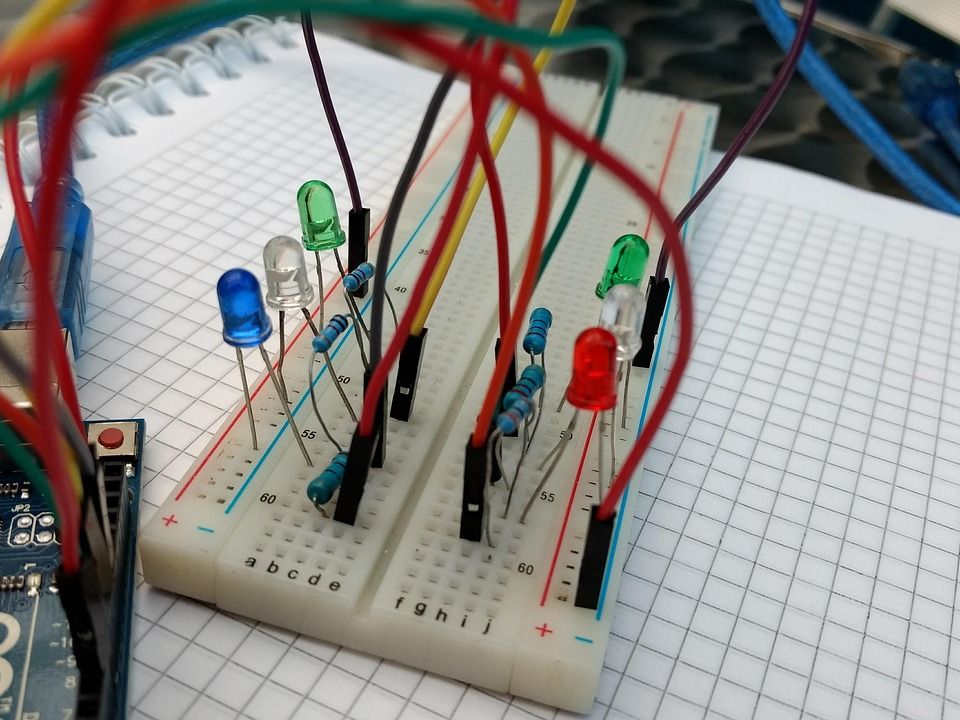 Co pokazuje licznik energii elektrycznej i jak odczytać jego wskazania?